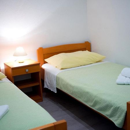 Apartments And Rooms Robi Podstrana Zewnętrze zdjęcie