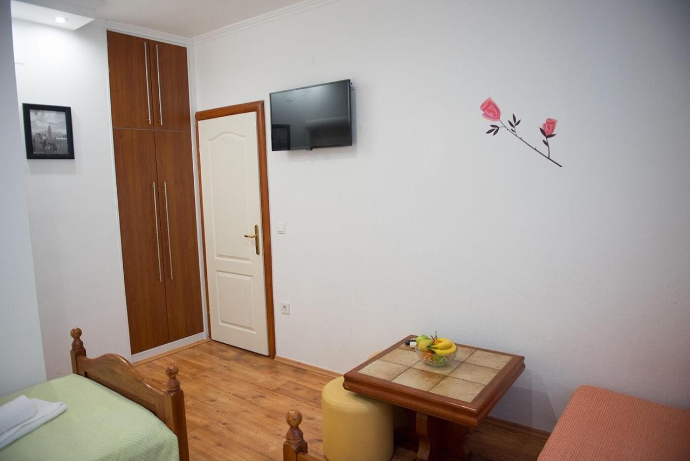 Apartments And Rooms Robi Podstrana Zewnętrze zdjęcie