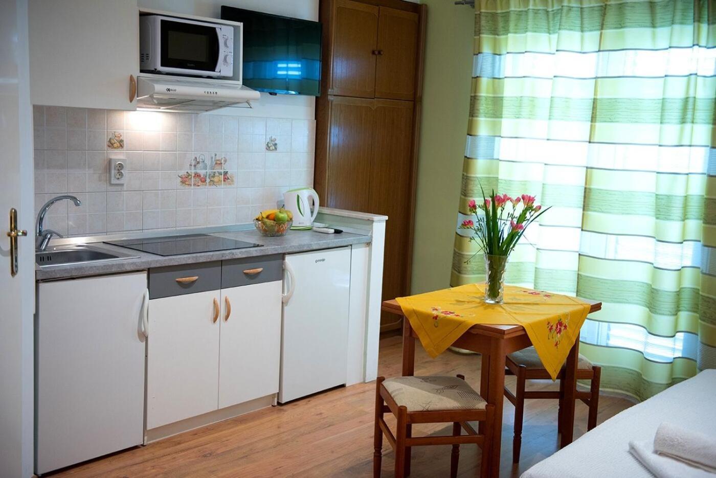 Apartments And Rooms Robi Podstrana Zewnętrze zdjęcie