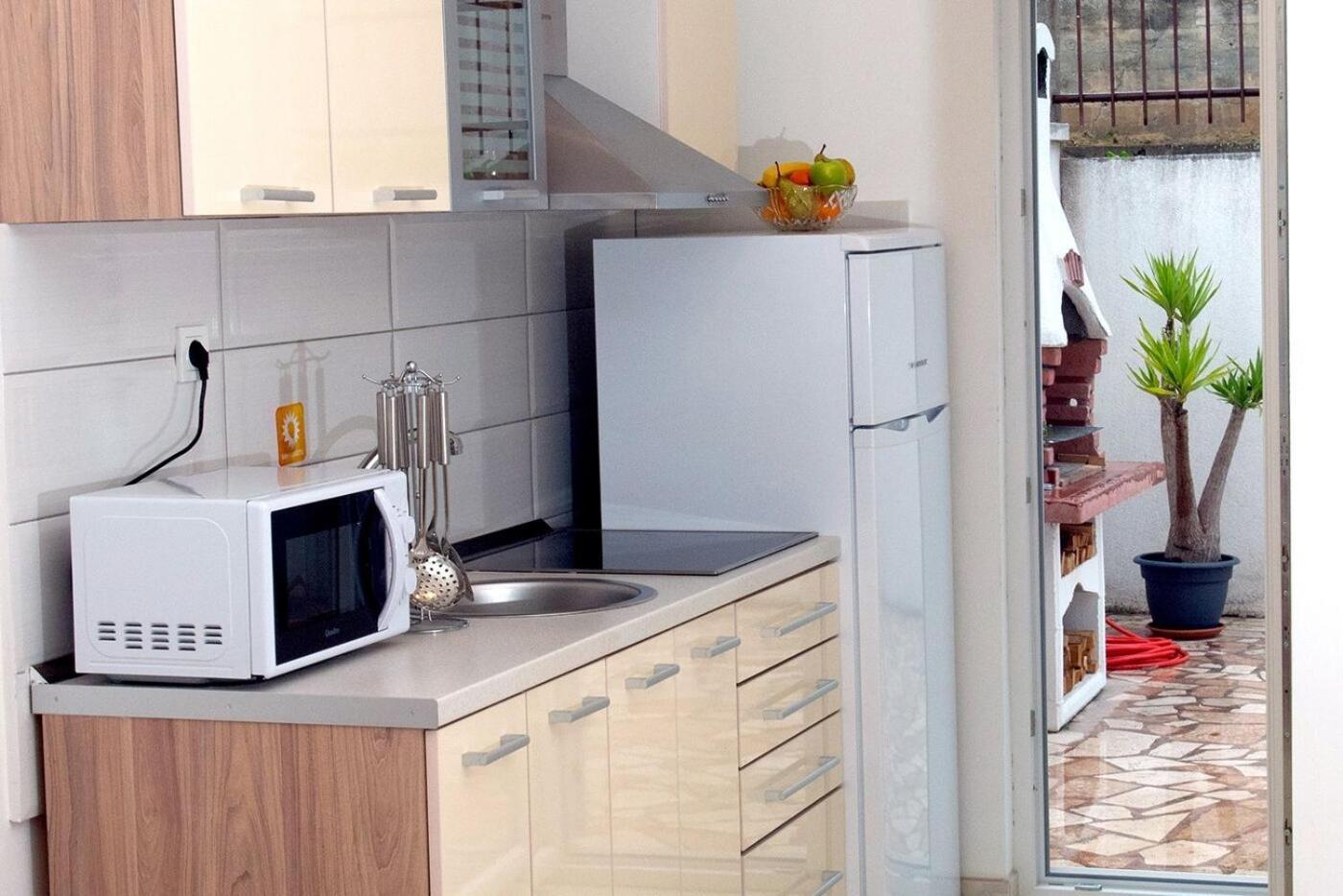 Apartments And Rooms Robi Podstrana Zewnętrze zdjęcie