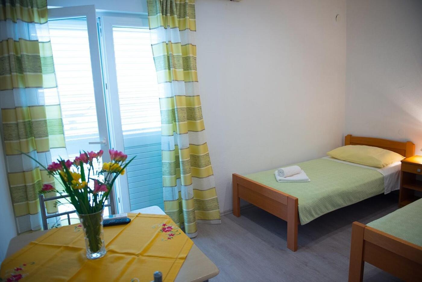 Apartments And Rooms Robi Podstrana Zewnętrze zdjęcie