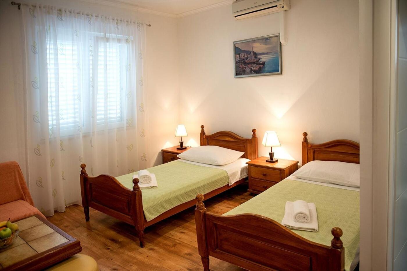 Apartments And Rooms Robi Podstrana Zewnętrze zdjęcie