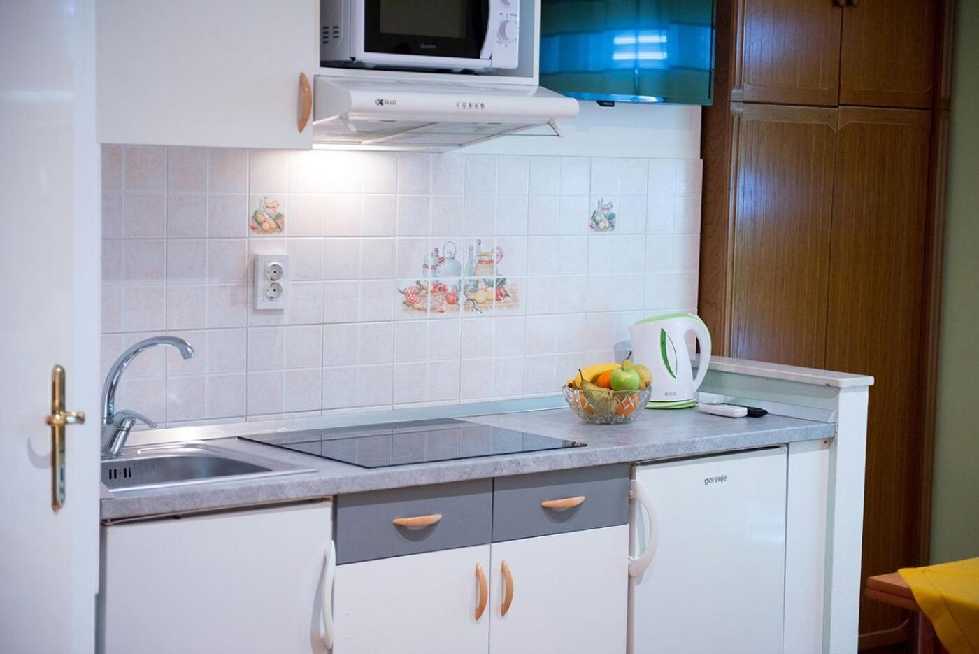 Apartments And Rooms Robi Podstrana Zewnętrze zdjęcie